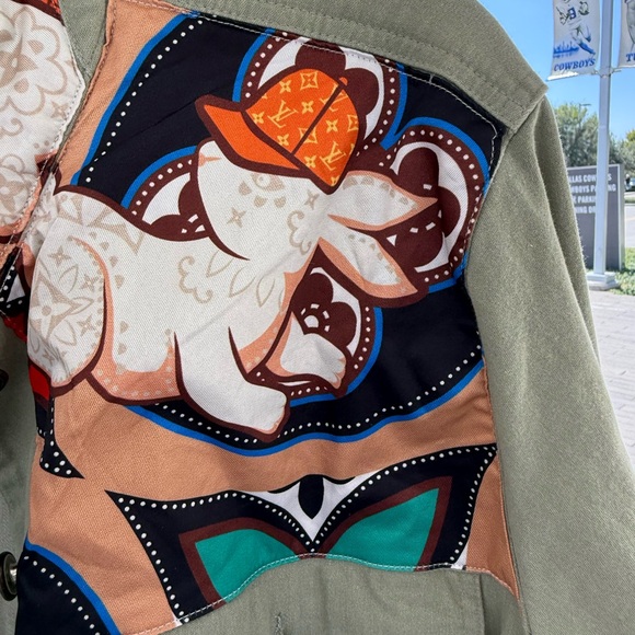 Louis Vuitton Olive Jacket with Vibrant Pattern - Picture 5 of 9